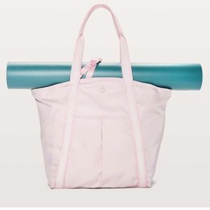 Lululemon Live Free Tote